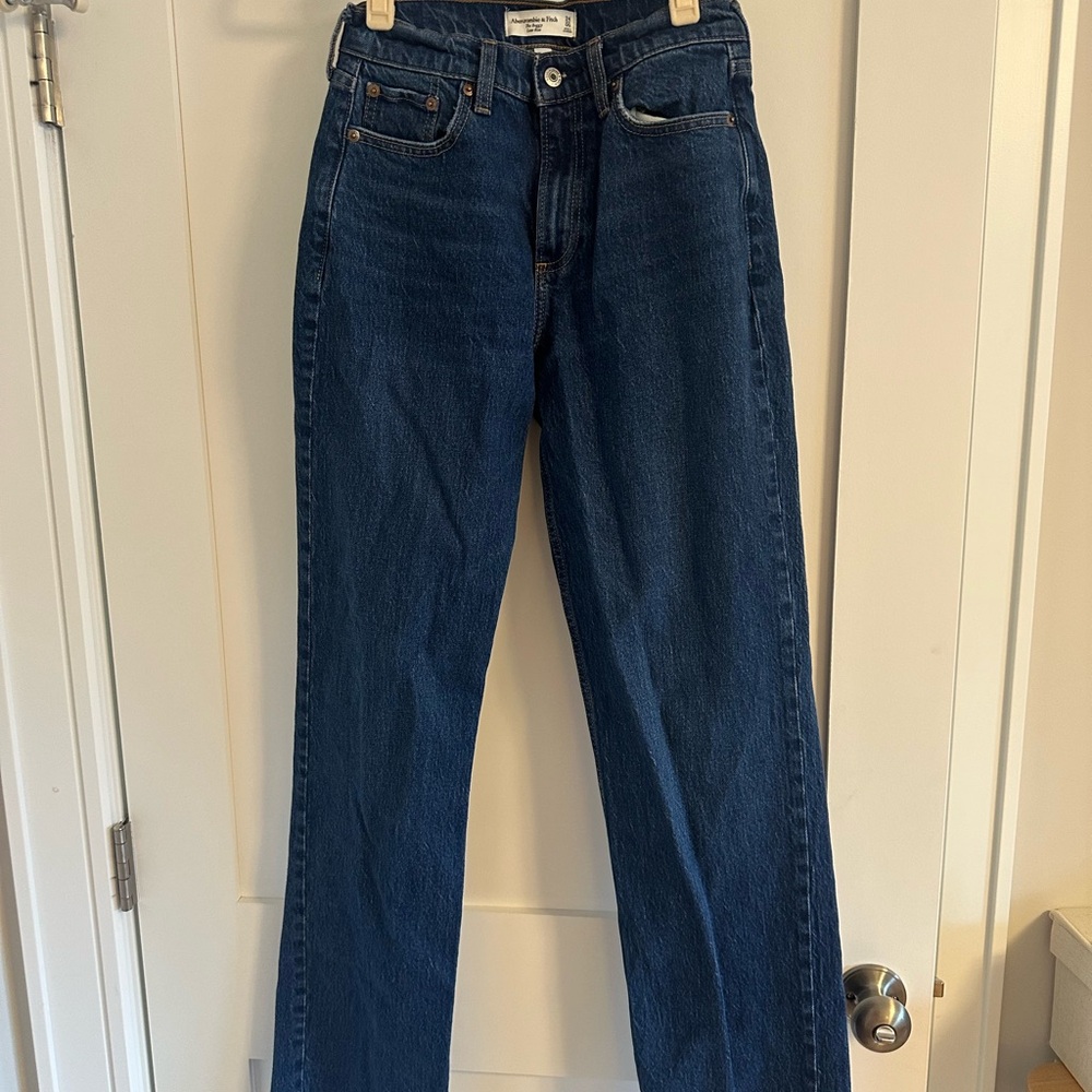 Abercrombie & Fitch Dark Baggy Low Rise Jeans in Dark